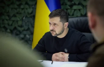 Зеленський вимагає кадрових рішень після стрілянини між СБУ та ГУР у Києві Стріляти-можна-тільки-в-окупантів-–-Зеленський-назвав-інцидент-між-СБУ-та-ГУР-ганебним,-вимагає.