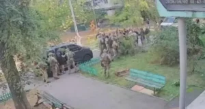 У мережі з’явилося відео стрілянини спецпризначенців СБУ по бійцям ГУР У мережі з’явилося відео стрілянини спецпризначенців СБУ по бійцям ГУР