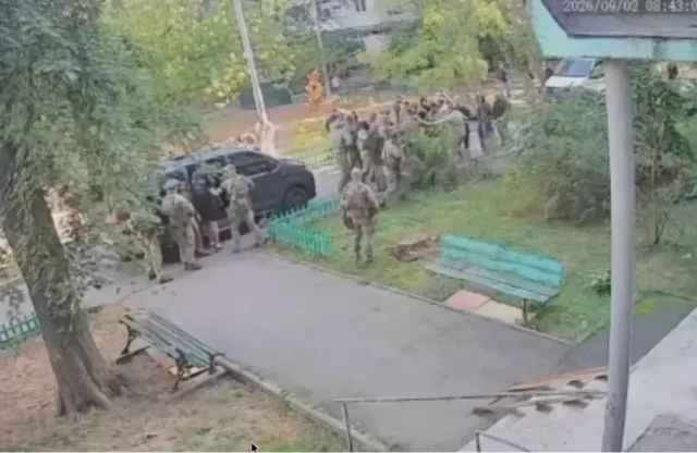 У мережі з’явилося відео стрілянини спецпризначенців СБУ по бійцям ГУР У мережі з’явилося відео стрілянини спецпризначенців СБУ по бійцям ГУР