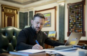 Зеленський ініціює посилення покарань за шахрайство через кол-центри Зеленський пропонує давати “офісникам” до 12 років ув’язнення: що відомо про законопроєкт