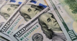 Курс валют на 3 вересня: скільки коштуватимуть долар, євро та злотий Курс-валют-на 3 вересня:-скільки-коштуватимуть-долар,-євро-та злотий