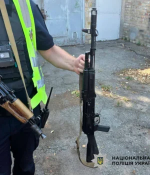 У-Києві-військового-затримали-через-погрози-автоматом-перехожому-–-поліція