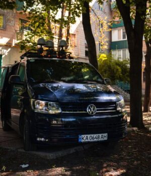 NAUDI передала авто німецьким волонтерам для евакуації з Донбасу (фото)