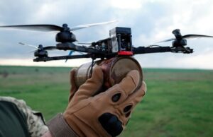 На Київщині знайшли FPV-дрон, який міг бути скинутий із “Шахеда”: Флеш розкрив подробиці На Київщині-знайшли-fpv-дрон,-який-міг-бути-скинутий-із “Шахеда”:-Флеш-розкрив-подробиці