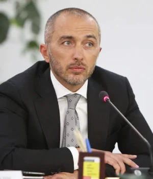 Голова НБУ Андрій Пишний став новою попзіркою українського шоубізу — Береза
