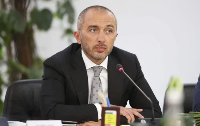 Голова НБУ Андрій Пишний став новою попзіркою українського шоубізу — Береза Голова НБУ Андрій Пишний став новою попзіркою українського шоубізу — Береза