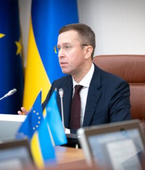 Кабмін пропонує дозволити роботу всього метро в Києві під час “жовтої” тривоги