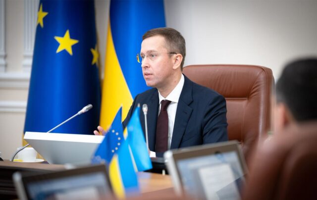 Київське метро працюватиме під час жовтого рівня тривоги, – премʼєр-міністр України Кабмін пропонує дозволити роботу всього метро в Києві під час “жовтої” тривоги