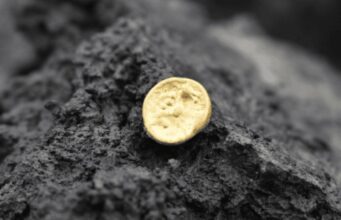 У Чехії під час будівництва дороги під землею виявили 22000 мішків із золотими скарбами У-Чехії-під-час-будівництва-дороги-під-землею-виявили-22000-мішків-із-золотими-скарбами