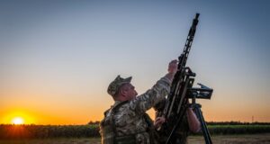 Російська атака на Україну: ППО знищила понад 100 дронів 4 вересня Летіли “бандеролі” і понад 120 дронів: як ППО відбивала нічну атаку РФ