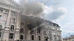 Російський дрон атакував будівлю СБУ в Києві: 12 постраждалих Шахед-вдарив-у-будівлю-СБУ-в-центрі-Києва-–-у-кабінет-голови-Що-відомо-про.