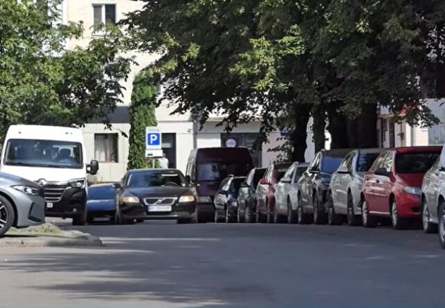 У Луцьку обговорюють можливість платної парковки в центрі міста. ВІДЕО У-Луцьку-обговорюють-можливість-платної-парковки-в-центрі-міста.-ВІДЕО