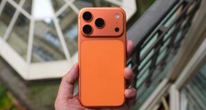 Власник рік носив iPhone 17 Pro без чохла: ось як тепер виглядає смартфон Власник-рік-носив-iphone-17-pro-без-чохла:-ось-як-тепер-виглядає-смартфон