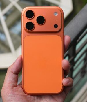 Власник-рік-носив-iphone-17-pro-без-чохла:-ось-як-тепер-виглядає-смартфон