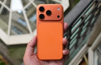 Власник рік носив iPhone 17 Pro без чохла: ось як тепер виглядає смартфон Власник-рік-носив-iphone-17-pro-без-чохла:-ось-як-тепер-виглядає-смартфон