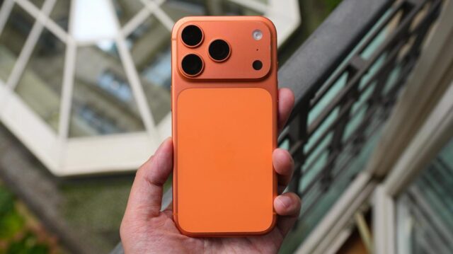 Власник рік носив iPhone 17 Pro без чохла: ось як тепер виглядає смартфон Власник-рік-носив-iphone-17-pro-без-чохла:-ось-як-тепер-виглядає-смартфон