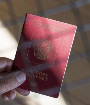 Німеччина-закликала-ЄС-обмежити-турвізи-для-росіян-“до-абсолютного-мінімуму”,-–-the-guardian