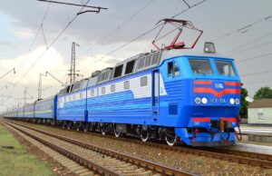 Російські війська атакували пасажирський поїзд на Херсонщині Росіяни дронами атакували поїзд, що прямував до Херсона