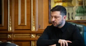 Зеленський оголосив про готовність України утриматися від ударів по Москві Американська-сторона-вже-почала-роботу-з-російською,-Україна-готова-утримуватися-від-ударів-по-москві-три.
