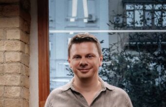 Що відбувається в особистому житті Дмитра Комарова після розлучення: ведучий заінтригував відповіддю Що відбувається-в особистому-житті-Дмитра-Комарова-після-розлучення:-ведучий-заінтригував-відповіддю