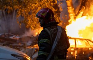 Три загиблих внаслідок удару дрону в Чугуєві Російський дрон ударив по будинку на Харківщині та вбив трьох людей, серед них дитина