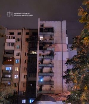 У-Запоріжжі-вже-шестеро-постраждалих-після-атаки-дронів:-тривога-триває-понад-дві-години У-Запоріжжі-вже-шестеро-постраждалих-після-атаки-дронів:-тривога-триває-понад-дві-години