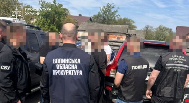 Трьох волинян підозрюють у заробітках на ухилянтах Трьох-волинян-підозрюють-у-заробітках-на-ухилянтах