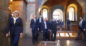 Зеленський почав переговори з Віткоффом і Кушнером Зеленський почав переговори з Віткоффом і Кушнером