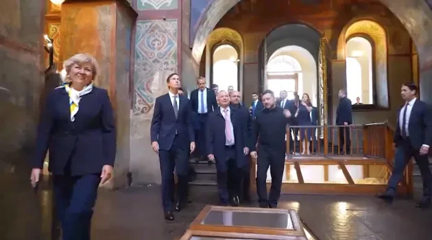 Зеленський почав переговори з Віткоффом і Кушнером Зеленський почав переговори з Віткоффом і Кушнером