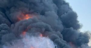 Росіяни атакували Дніпро: є поранені, спалахнула пожежа Росіяни-атакували-Дніпро:-є поранені,-спалахнула-пожежа