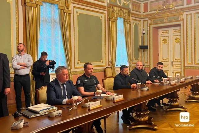 Зеленський зробив заяву після першого раунду перемовин зі спецпредставниками Трампа Зеленський зробив заяву після першого раунду перемовин зі спецпредставниками Трампа