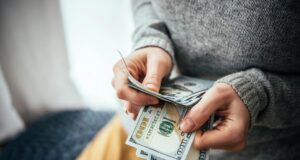 Скільки коштуватимуть 100 доларів: прогноз банкіра до 13 вересня Скільки-коштуватимуть-100-доларів:-прогноз-банкіра-до-13-вересня