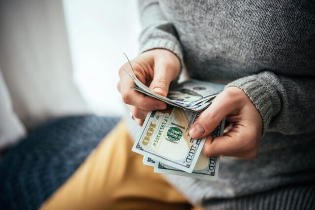Скільки коштуватимуть 100 доларів: прогноз банкіра до 13 вересня Скільки-коштуватимуть-100-доларів:-прогноз-банкіра-до-13-вересня