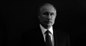 Переговори США з Україною: спроби завершити війну до зими Радіо-Свобода-weekly:-Путін,-як-стверджують,-боїться,-що-його-повісять-за-війну-проти-України