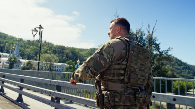 Командир Третього армійського корпусу спростував інформацію про захоплення Святогорська Білецький-керівництву-Росії:-«Не-виглядайте-дурнями».-Чий-Святогірськ?