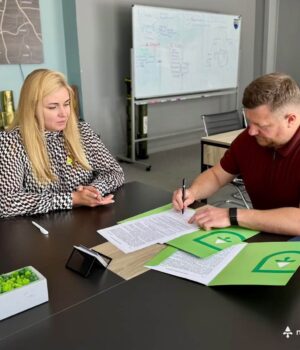 У-Нововолинську-оновлять-бібліотеку-філію-№3:-підписано-Меморандум-про-співпрацю-з-БФ-«Рокада»