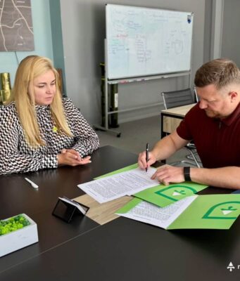 Нововолинська міська рада та благодійний фонд «Рокада» підписали Меморандум про співпрацю У-Нововолинську-оновлять-бібліотеку-філію-№3:-підписано-Меморандум-про-співпрацю-з-БФ-«Рокада»