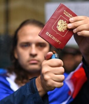«Часу-більше-немає».-Росіяни-масово-шукають-способи-виїхати-з-РФ-на-тлі-чуток-про-мобілізацію