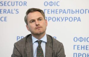 Генеральний прокурор України Руслан Кравченко подав у відставку Генпрокурор Кравченко подав заяву про відставку