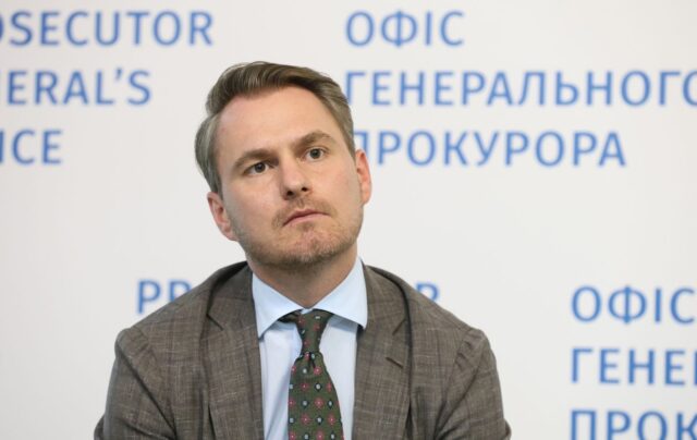 Генеральний прокурор України Руслан Кравченко подав у відставку Генпрокурор Кравченко подав заяву про відставку