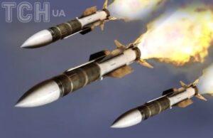 На Київ летіла балістика: уламки впали на житлові будинки На-Київ-летіла-балістика:-уламки-впали-на-житлові-будинки