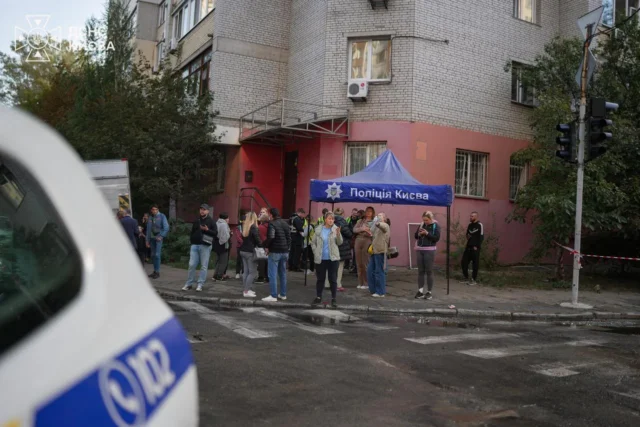 Київ зазнав нічної атаки: двоє загиблих, 16 постраждалих Кількість-постраждалих-у-Києві-зросла-до-16-після-нічної-атаки-рф-8-вересня