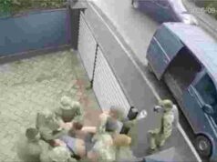 На Волині чоловіка «винесли» з приватного подвір’я до автобуса ТЦК: що кажуть у військкоматі. ВІДЕО На-Волині-чоловіка-«винесли»-з-приватного-подвір’я-до-автобуса-ТЦК:-що-кажуть-у-військкоматі.-ВІДЕО