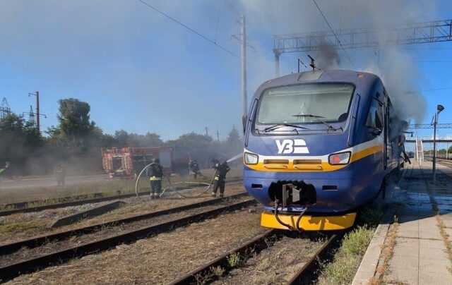 Російський безпілотник атакував пасажирський потяг на Запоріжжі: один загиблий Ворог тричі за день атакував поїзди: під ударом Сумщина та маршрут Дніпро-Запоріжжя