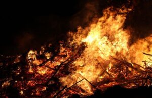 РФ вдарила бойовим дроном по багатоповерхівці у Харкові: перші подробиці РФ-вдарила-бойовим-дроном-по-багатоповерхівці-у-Харкові:-перші-подробиці