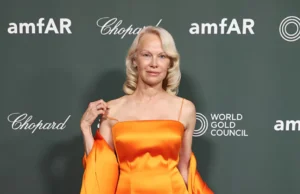 Памела Андерсон поділилася історією боротьби з гепатитом С Памела-Андерсон-розповіла-про-діагноз,-після-якого-лікарі-давали-їй-близько-10-років-життя