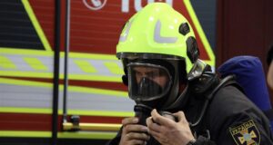 Атака російських військ на Дніпро: пожежі та постраждалі РФ вдарила по Дніпру: з-під завалів будинку дістали трьох людей
