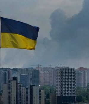 Зранку-Росія-атакує-Київ:-«приліт»-стався-у багатоповерхівку —-перші-деталі-(фото)