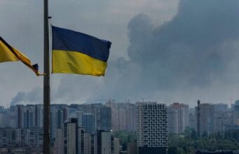 Зранку Росія атакує Київ: «приліт» стався у багатоповерхівку — перші деталі (фото) Зранку-Росія-атакує-Київ:-«приліт»-стався-у багатоповерхівку —-перші-деталі-(фото)