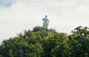 Дезінформаційна кампанія Росії навколо Святогірська: факти та маніпуляції «Культура-брехні»:-як-Кремль-нібито-«захоплював»-Святогірськ